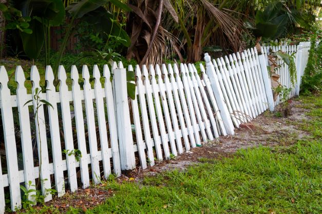 How to Stabilize a Leaning Fence Hercules fence virginia beach